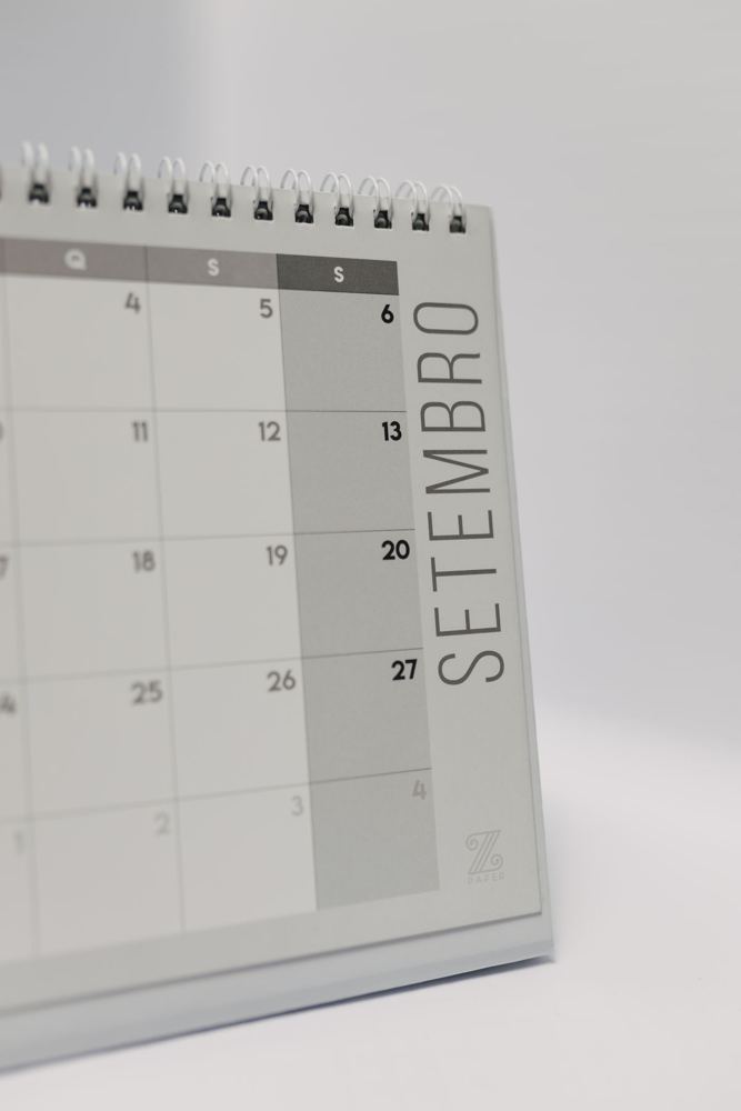 Desk calendar
